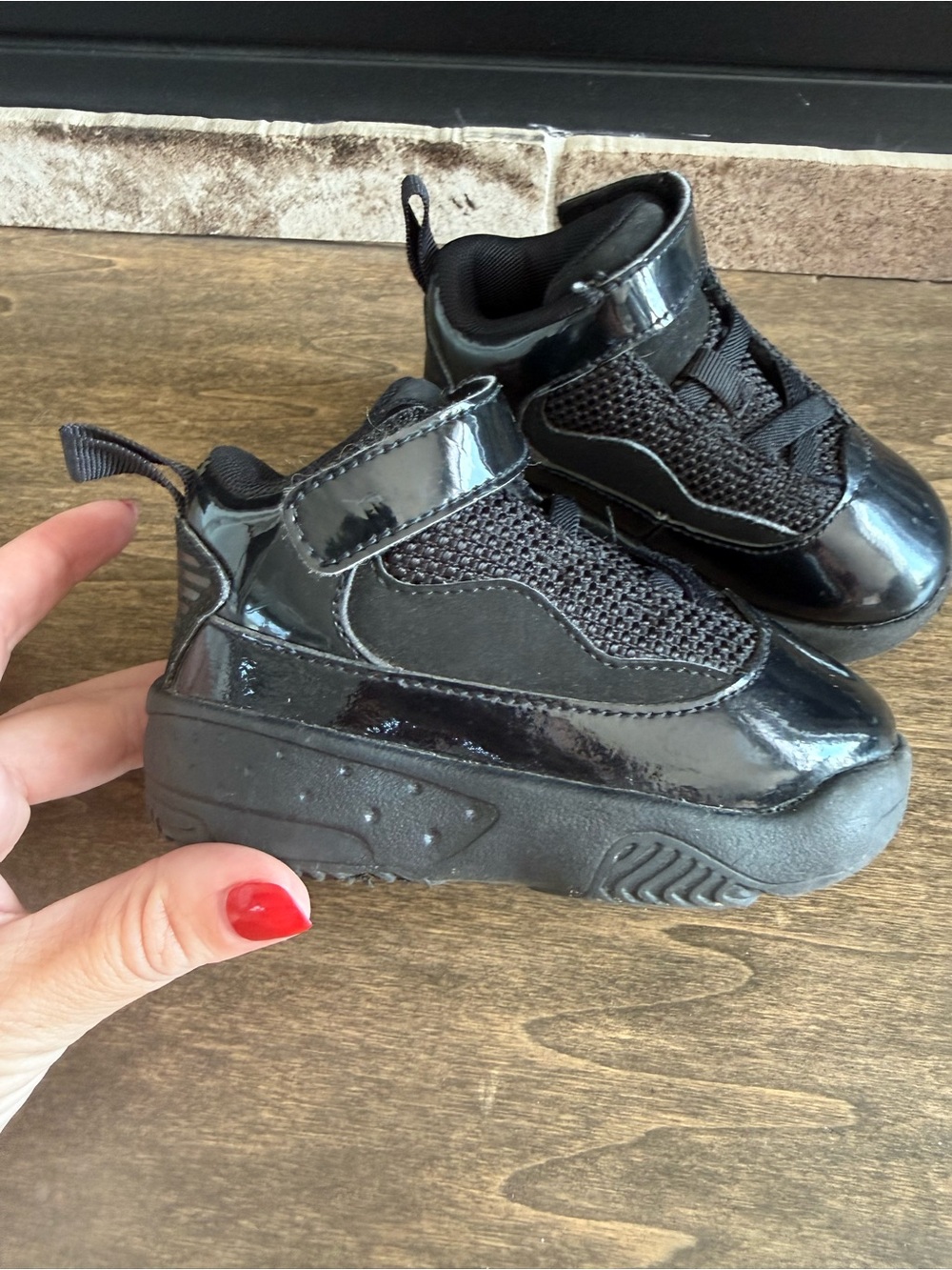 Nike Air Jordan Max Aura Kids Sneaker Glossy Black US 5C EU 21